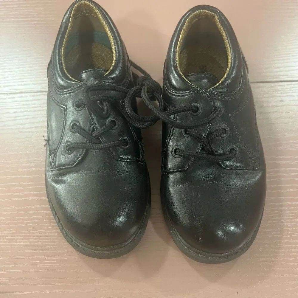🏈 Toddlers Sprockets Black Dress Lace Up Hard Sole Shoes Size 8
